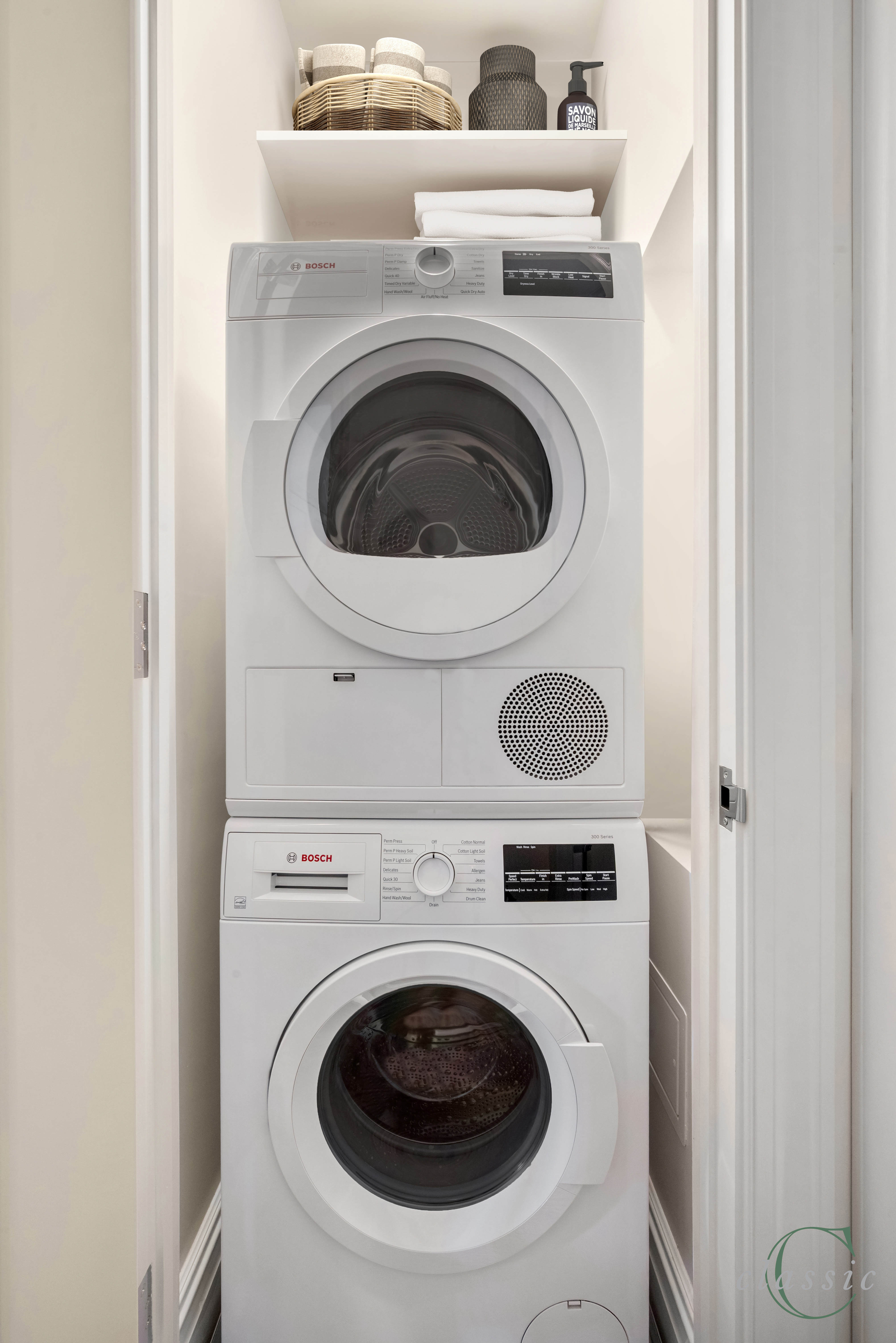 25_Fifth_Ave_7F_Laundry_Staged